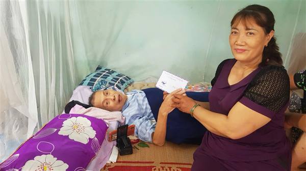 HỘI NÔNG DÂN XÃ TRƯỜNG TÂN TẶNG QUÀ CHO HỘI VIÊN KHÓ KHĂN NHÂN KỶ NIỆM 95 NĂM NGÀY THÀNH LẬP HỘI NÔNG DÂN VIỆT NAM.