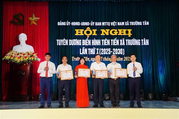 XÃ TRƯỜNG TÂN TỔ CHỨC HỘI NGHỊ BIỂU DƯƠNG ĐIỂN HÌNH TIÊN TIẾN LẦN THỨ I ( 2025-2030).
