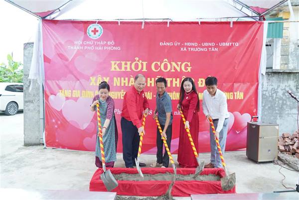 Khởi công xây dựng nhà tình nghĩa trên địa bàn xã Trường Tân.