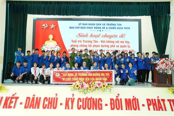 Xã Trường Tân tổ chức sinh hoạt chuyên đề “Nói không với ma túy”, phòng chống tội phạm và quản lý, giáo dục thanh niên có nguy cơ vi phạm pháp luật.