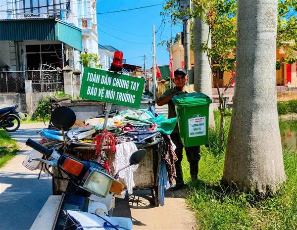 Cựu chiến binh Vũ Anh Vực Tuổi cao, chí càng cao góp phần xây dựng quê hương ngày càng sáng, xanh, sạch, đẹp. 