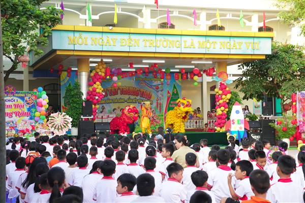 XÃ TRƯỜNG TÂN TỔ CHỨC CHƯƠNG TRÌNH “VUI TẾT TRUNG THU” NĂM 2026