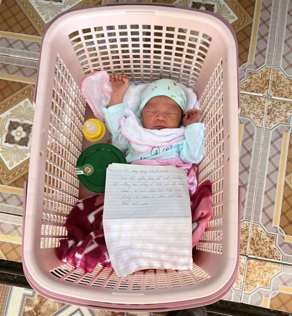 THÔNG BÁO
Về việc tìm cha, mẹ đẻ cho trẻ em bị bỏ rơi