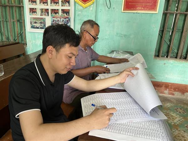 Đảng ủy xã rà soát đánh giá đánh giá thực trạng đội ngũ cán bộ, công chức sau sắp xếp đơn vị hành chính.