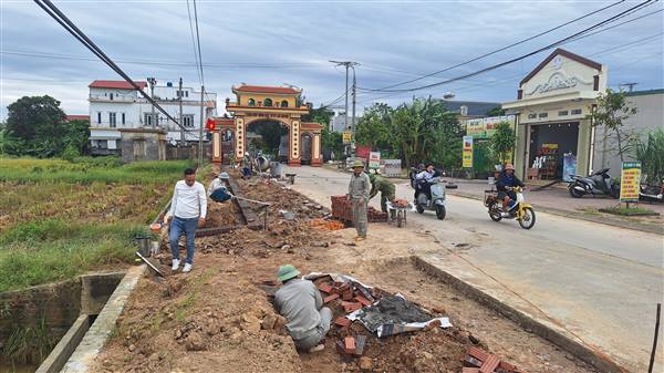 Gia đình ông Nguyễn Văn Huân tài trợ nâng cấp tuyến đường từ Cổng làng Mép đến Trúc Văn