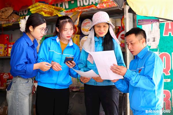 “Bình dân học vụ số” - Nền tảng cung cấp dịch vụ công trực tuyến mức độ cao.