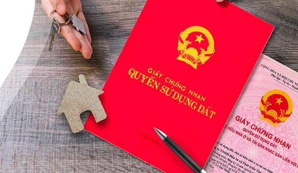 THÔNG BÁO
Về việc công khai danh sách kết quả kiểm tra hồ sơ đăng ký
cấp Giấy chứng nhận quyền sử dụng đất, quyền sở hữu tài sản gắn liền
với đất của ông Nguyễn Văn Nam, bà Trần Thị Năm tại thôn Trúc Văn
xã Tứ Kỳ, thành phố Hải Phòng