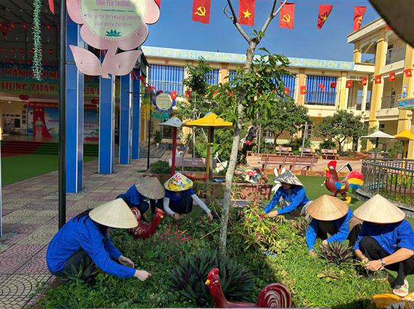 UBND xã làm việc với trường MN Tứ Kỳ: tháo gỡ khó khăn, nâng cao chất lượng giáo dục.