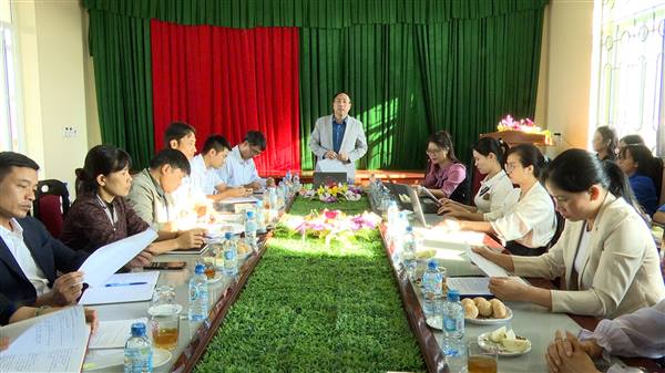 UBND xã làm việc với trường mầm non Quang Phục: tháo gỡ khó khăn, đảm bảo quyền lợi cho giáo viên và học sinh.