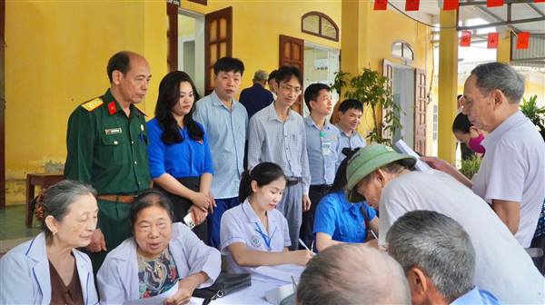 Tứ Kỳ tổ chức khám, chữa bệnh miễn phí, chăm sóc sức khỏe toàn diện cho người có công