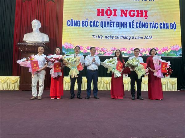Đảng ủy – UBND xã Tứ Kỳ tổ chức Hội nghị công bố các quyết định về công tác cán bộ