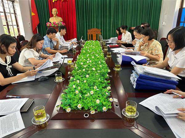 Đoàn giám sát Ban Văn hóa – Xã hội HĐND xã Tứ Kỳ giám sát việc thực hiện chính sách ưu đãi người có công và bảo trợ xã hội 