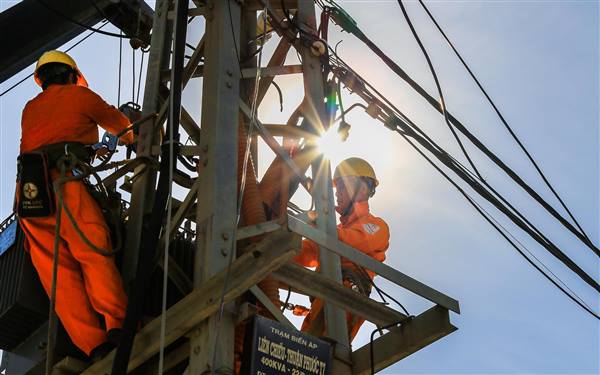 Tăng cường các giải pháp bảo vệ công trình điện lực, phòng ngừa tai nạn điện