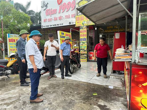 Tứ Kỳ ra quân giải tỏa hành lang an toàn giao thông trên tuyến đường 391