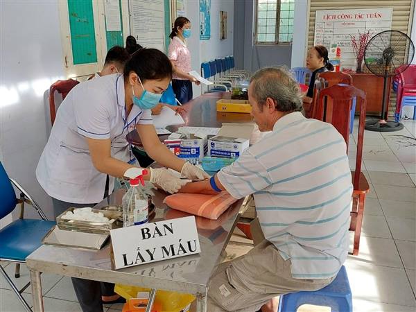 Tứ Kỳ quyết tâm hoàn thành chỉ tiêu khám sức khỏe định kỳ cho người cao tuổi và người yếu thế