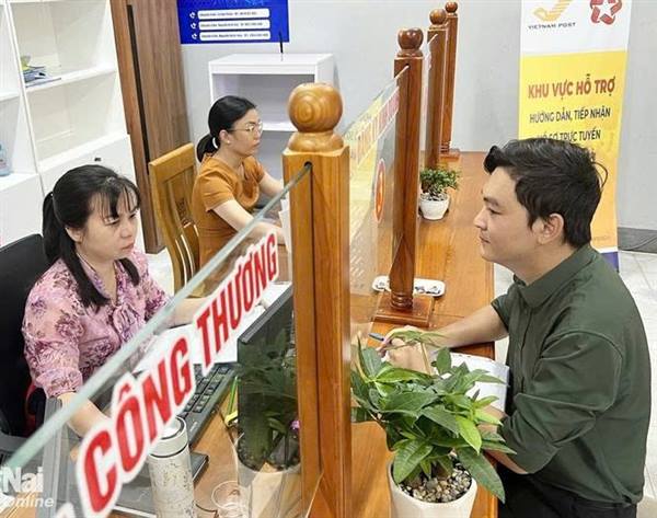 Công khai nhiều thủ tục hành chính mới, sửa đổi và bãi bỏ trong các lĩnh vực công thương, xây dựng
