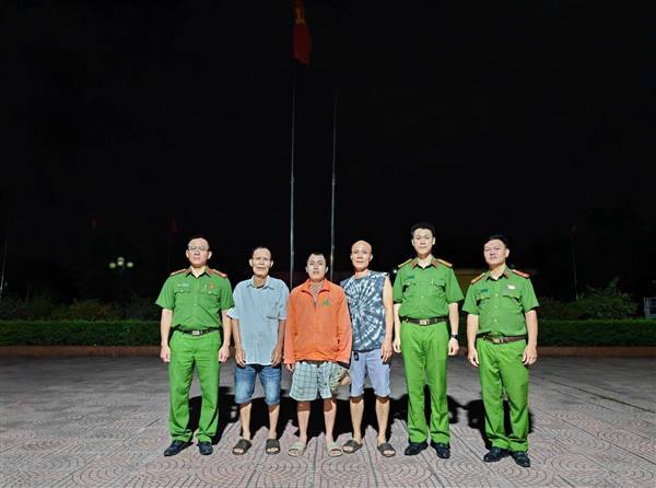 Công an xã Tứ Kỳ kịp thời giúp người bị đi lạc đoàn tụ cùng gia đình