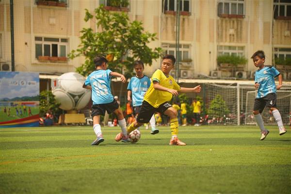Sôi nổi giải bóng đá thiếu niên U13 xã Tứ Kỳ hè năm 2026