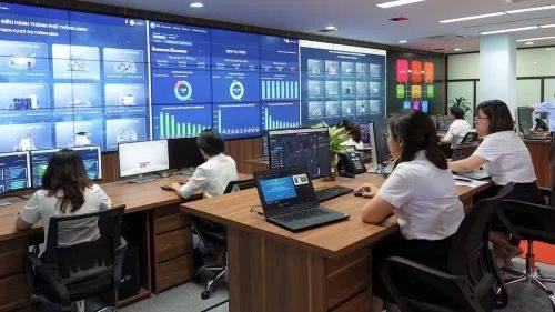Cán bộ cơ sở thôn ở Tứ Kỳ trước yêu cầu nâng cao năng lực số