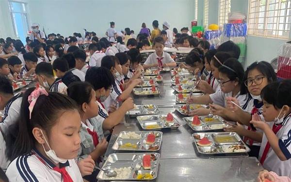 Tăng cường bảo đảm an toàn thực phẩm trong các trường học