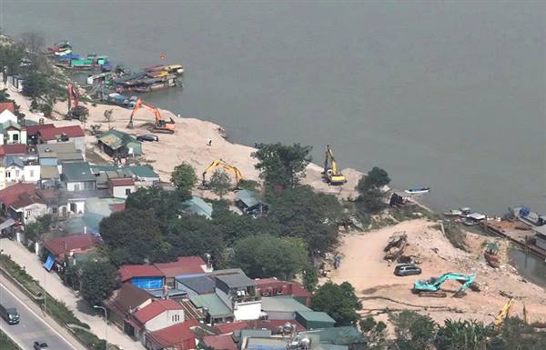 Siết chặt quản lý bến, bãi ven sông, kênh trục nội đồng