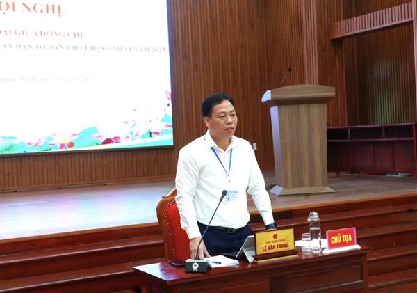 Đồng chí Chủ tịch UBND phường Tứ Minh đối thoại với nhân dân Tổ dân phố Thống Nhất