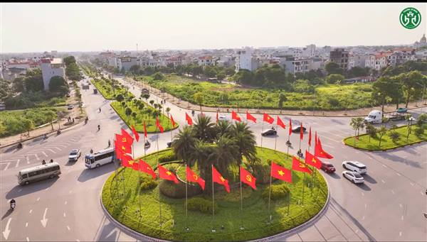 Video: Đảo cờ Vũ Công Đán phường Tứ Minh rực rỡ nắng Thu