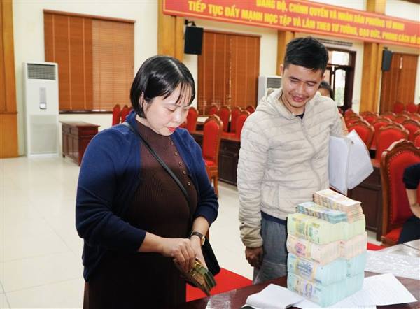 Hoàn thành 100% bồi thường giải phóng mặt bằng-Hộ dân cuối cùng của dự án cải tạo, mở rộng đường Vũ Công Đán đã nhận tiền bàn giao đất