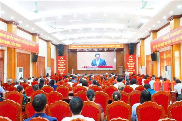 Phường Tứ Minh dự Hội nghị toàn quốc quán triệt và triển khai thực hiện 4 Nghị quyết của Bộ chính trị