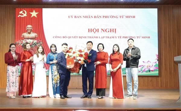 UBND phường Tứ Minh công bố Quyết định thành lập Trạm y tế phường