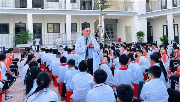 TRƯỜNG THCS TỨ MINH TĂNG CƯỜNG GIÁO DỤC KỸ NĂNG SỐNG, CHĂM SÓC SỨC KHỎE HỌC SINH