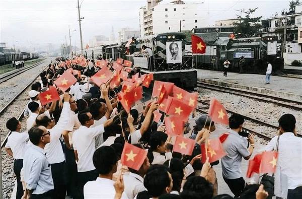 CHUYẾN TÀU ĐẶC BIỆT ĐƯA BÁC HỒ TỪ HẢI PHÒNG VỀ HÀ NỘI VÀ LỜI CĂN DẶN CÁCH ĐÂY 80 NĂM
