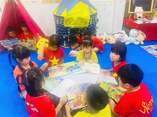 Trường mầm non Cẩm Đoài tổ chức Ngày hội sách