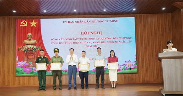 Tứ Minh: Khen thưởng 5 tập thể và 10 cá nhân có thành tích xuất sắc trong công tác tuyển chọn, gọi công dân nhập ngũ và thực hiện nghĩa vụ công an nhân dân năm 2026