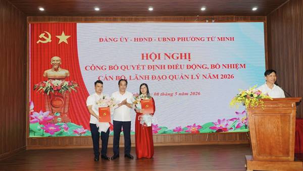 UBND phường Tứ Minh công bố các quyết định về công tác cán bộ