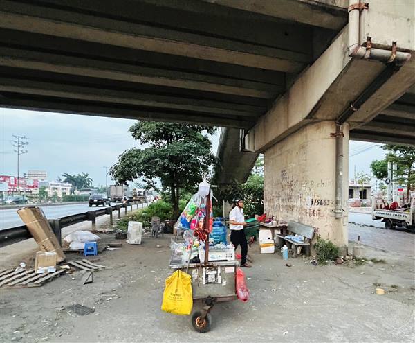 Phường Tứ Minh xử lý vi phạm trật tự đô thị ngoài giờ hành chính