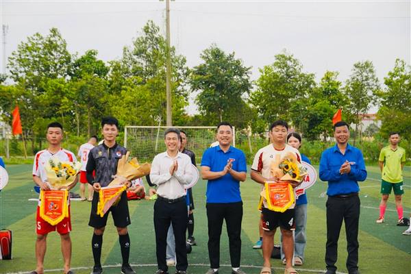 Phường Tứ Minh khai mạc giải bóng đá nam thanh niên hè năm 2026