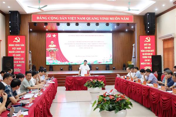 ĐỒNG CHÍ LÊ TRUNG KIÊN - UỶ VIÊN BTV THÀNH UỶ, PHÓ CHỦ TỊCH UBND TP CHỦ TRÌ BUỔI LÀM VIỆC VỚI CÁC ĐỊA PHƯƠNG KHU VỰC PHÍA TÂY THÀNH PHỐ