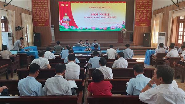 Đảng ủy xã giao ban tháng 8