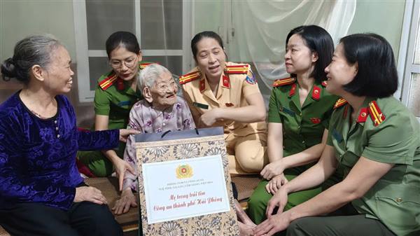 Lan tỏa nghĩa tình với Mẹ VNAH trên địa bàn xã Tuệ Tĩnh