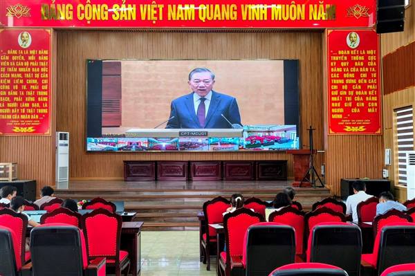 XÃ TUỆ TĨNH TỔ CHỨC ĐIỂM CẦU TRỰC TUYẾN HỘI NGHỊ NGHIÊN CỨU, HỌC TẬP, QUÁN TRIỆT VÀ TRIỂN KHAI THỰC HIỆN NGHỊ QUYẾT HỘI NGHỊ LẦN THỨ TƯ BAN CHẤP HÀNH TRUNG ƯƠNG ĐẢNG KHÓA XIV
