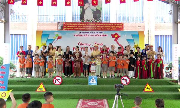 Trường Mầm non Đức Chính tổ chức chương trình “Tôi yêu Việt Nam” 