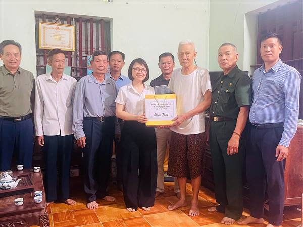 Xã Tuệ Tĩnh thăm hỏi, tặng quà nạn nhân chất độc da cam nhân kỷ niệm 65 năm Ngày Vì nạn nhân chất độc da cam Việt Nam
