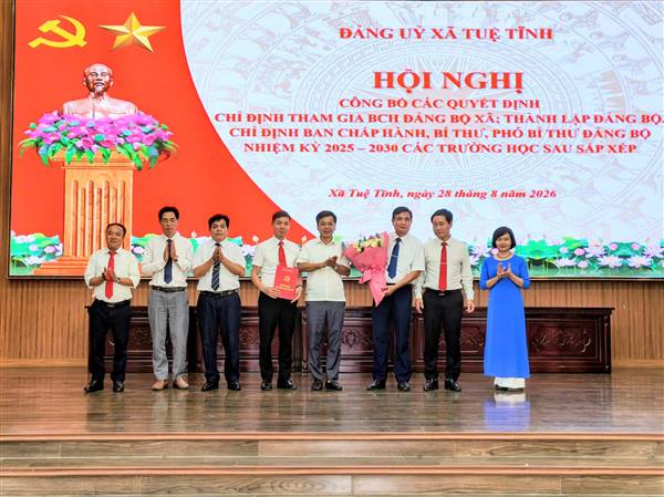 Đảng ủy xã Tuệ Tĩnh công bố Quyết định chỉ định tham gia BCH đảng bộ xã, thành lập Đảng bộ, chỉ định BCH, Bí thư, PBT đảng bộ nhiệm kỳ 2025-2030 đối với các trường học sau sắp xếp