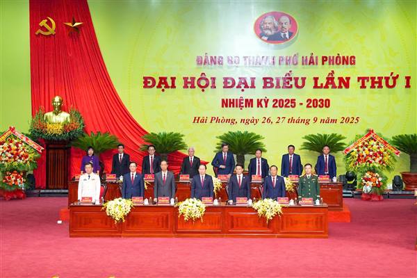 THÔNG CÁO BÁO CHÍ: Đại hội đại biểu Đảng bộ thành phố Hải Phòng lần thứ I, nhiệm kỳ 2025 - 2030 Ngày làm việc thứ nhất