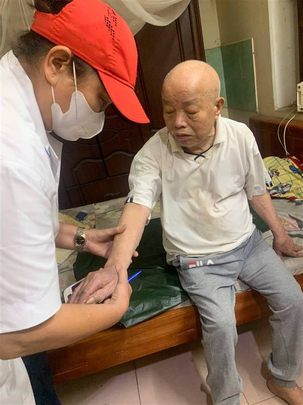 KHÁM BỆNH TẠI NHÀ CHO NGƯỜI DÂN TỔ DÂN PHỐ AN NGHĨA