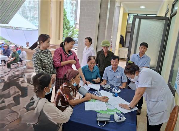 PHƯỜNG VIỆT HÒA: TIẾP TỤC KHÁM SỨC KHỎE CHO NGƯỜI DÂN TẠI CÁC TỔ DÂN PHỐ AN HÓA, AN NGHĨA, LAI CÁCH VÀ VŨ XÁ 