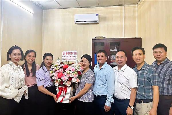 PHƯỜNG VIỆT HÒA CHÚC MỪNG NGÀY TRUYỀN THỐNG HỘI NÔNG DÂN VIỆT NAM (14/10) VÀ NGÀY TRUYỀN THỐNG CÔNG TÁC DÂN VẬN CỦA ĐẢNG (15/10) 