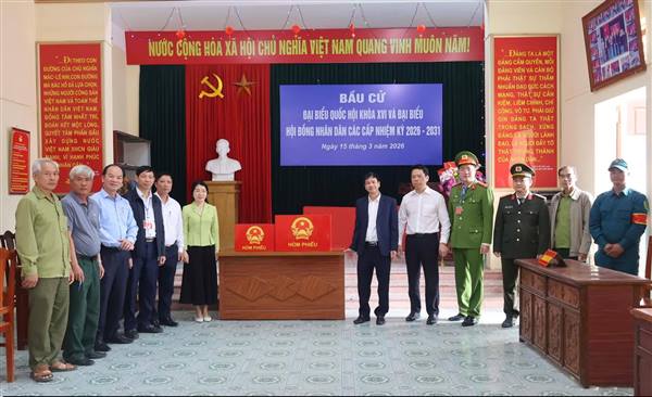 Lực lượng vũ trang phường Việt Hòa tham gia bỏ phiếu bầu cử và đảm bảo an ninh an toàn cho ngày hội non sông
