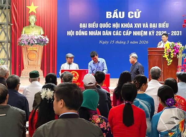 Khu vực bỏ phiếu số 12, thuộc đơn vị bầu cử số 5, phường Việt Hòa tổ chức khai mạc và tiến hành bỏ phiếu theo đúng quy định. 